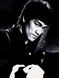 Cum a schimbat Bruce Lee lumea